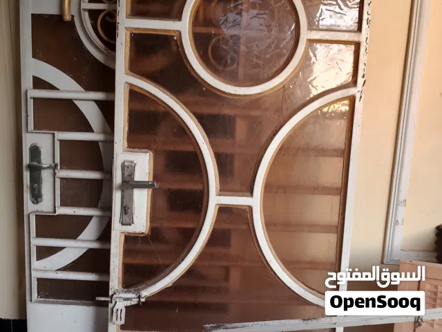 بيبان حديد عدد إثنان مستعمل بصورة جيده