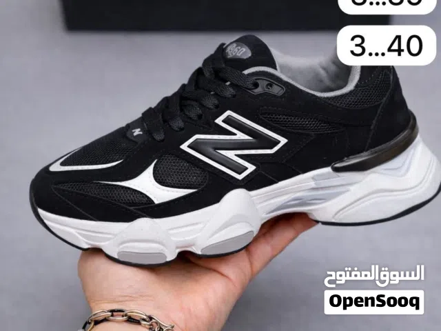 شروة احذية ماركة ممتازه بسعر مغري