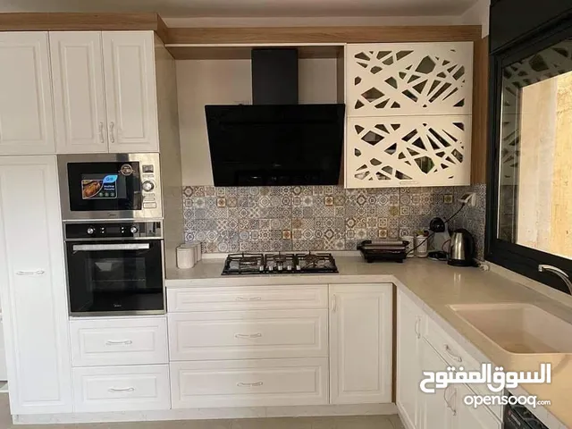 شقة للإيجار عين منجد بدون عمولة