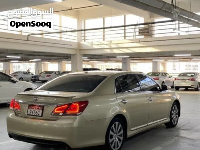 2011 تويوتا افالون Limited
