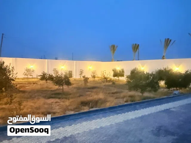 قطع اراضي للبيع في عين زارة الباعيش ف أكثر من مقسم سكني بي اسعار ممتازة