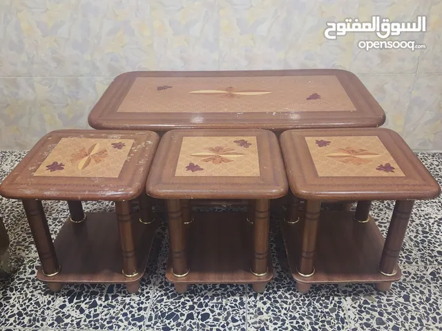 طاولات 4 واحد كبيره و 3 صغار