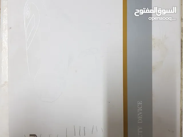 للبيع جهاز ليزر لون البص نوع مالي 50 الف ضربه