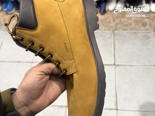 42 Sport Shoes in Amman