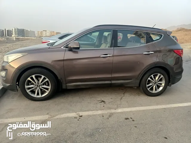 Hyundai Santa fe 2015, Expat maintained in excellent condition