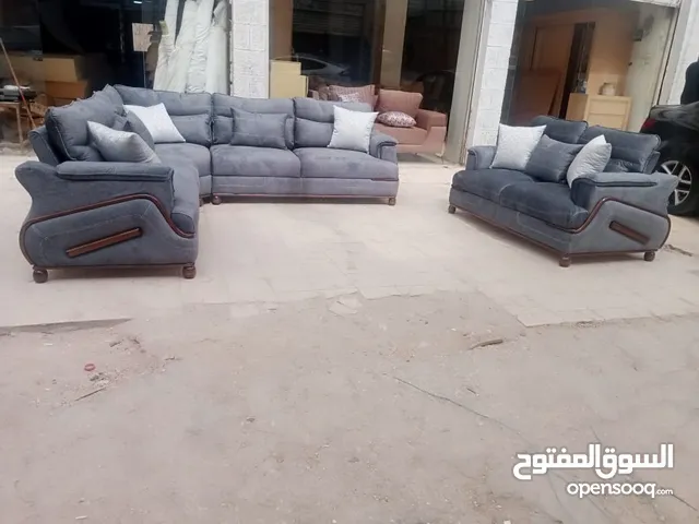 طقم كنب قعدة صالون أمريكي كلاسيك كشاط أسود وخشب سويد بالاضافة الي قماش وتر بروف ضد الماء