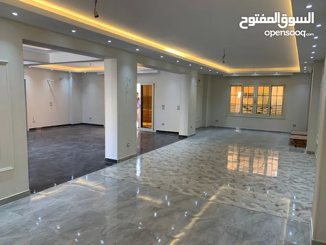 650 m2 More than 6 bedrooms Villa for Sale in Giza Sheikh Zayed