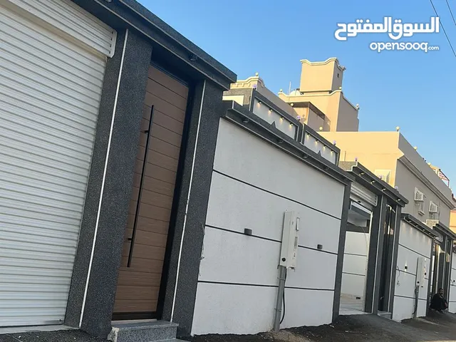 250m2 5 Bedrooms Villa for Sale in Jeddah Bahrah