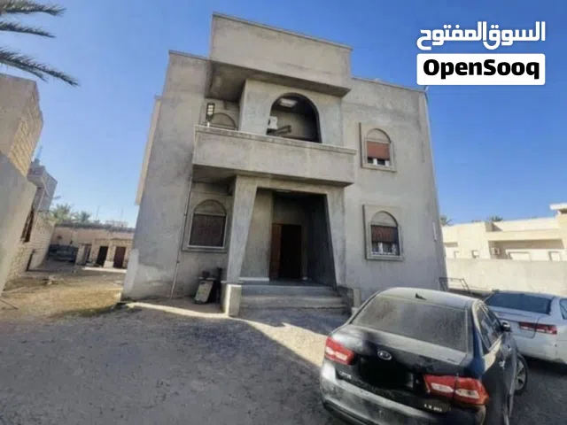 215 m2 4 Bedrooms Villa for Sale in Tripoli Tajura