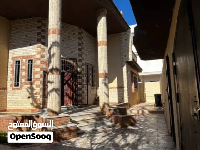 300 m2 4 Bedrooms Villa for Sale in Tripoli Ain Zara