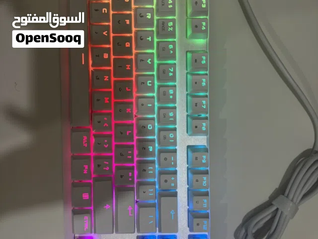كيبورد قيمنق بحاله جيده