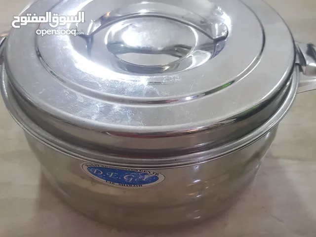 ادوات مطبخ بحالة ممتازة