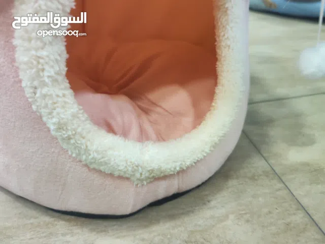 بيت للقطط شتوي مميز جدا يتسع الى قطتين او كلب صغير