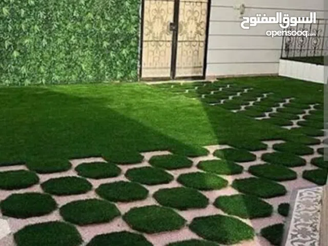 العشب الصناعي  الجراس كاربت لتغطية المسطحات باللون الاخضر الزاهي وبعيد عن الحشرات انواع متعددة