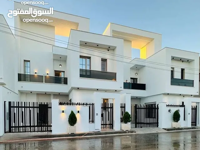 305 m2 More than 6 bedrooms Townhouse for Sale in Tripoli Ain Zara