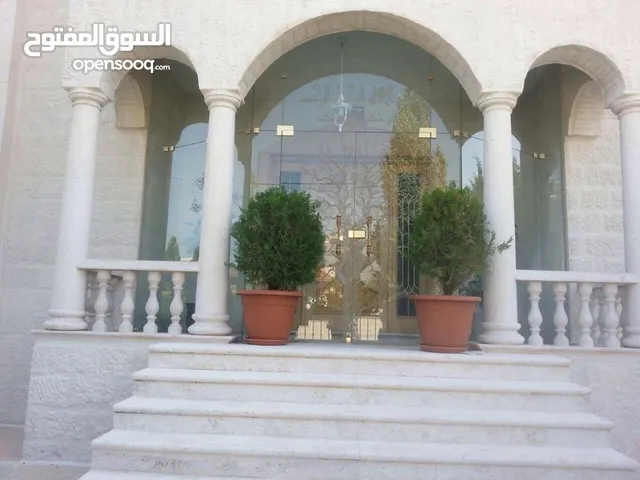 700 m2 4 Bedrooms Villa for Sale in Amman Um El Summaq