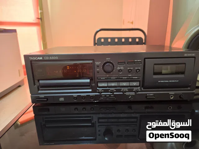 مشغل احترافي TASCAM CD-A500