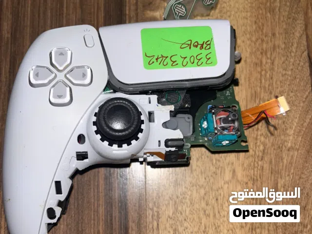 Broken ps5 controller if you want to fix l3 and r3 for stick drift  كنترولر خربانه