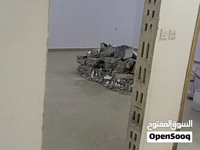 معلم متعهد  ترميم وتكسير فتحات أبواب ونوافز نقل الطمم للفلل والشقق والعماير تعديلات معمارية