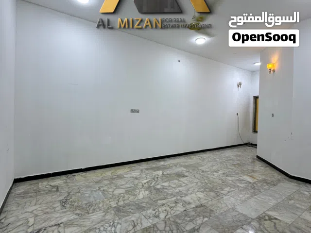 300 m2 5 Bedrooms Townhouse for Rent in Basra Baradi'yah