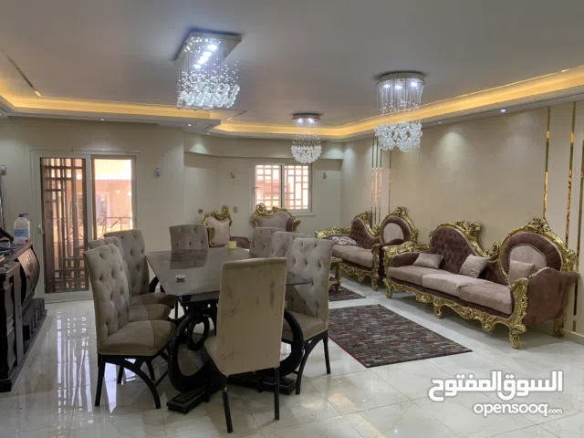 شقه 4 غرف مفروشه ومكيفه للايجار في الشيخ زايد الحي السابع