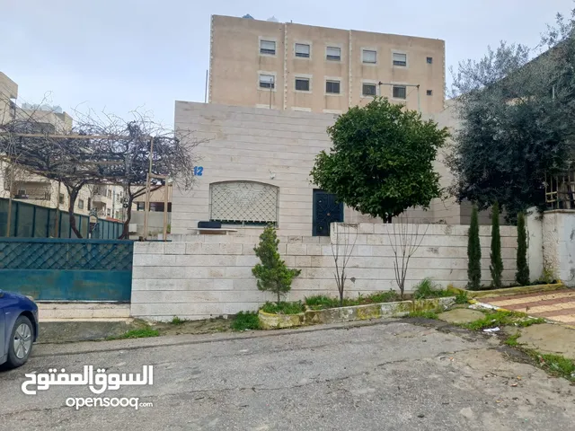 174m2 5 Bedrooms Townhouse for Sale in Amman Al Qwaismeh