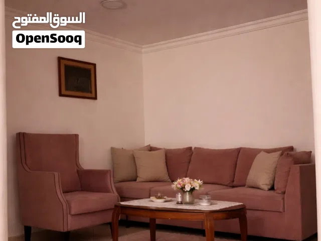 للبيع صوفا مع كورنر وكرسي