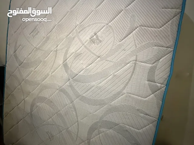 سرير زوجي وسرير فردي للبيع