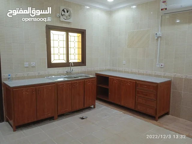 100m2 3 Bedrooms Apartments for Rent in Al Wakrah Other