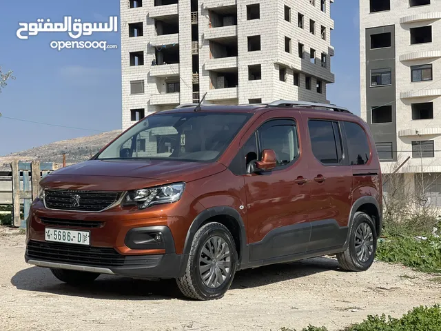 بيجو ريفتر 2020 كاملة الاضافات للبيع عالكاش