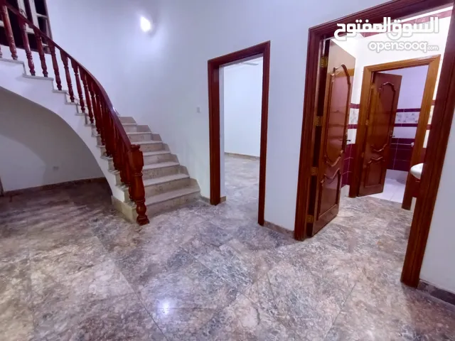 250 m2 4 Bedrooms Townhouse for Rent in Basra Other