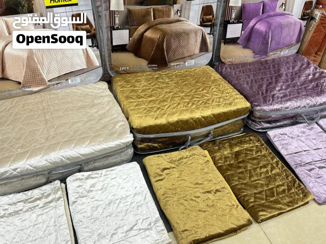 لحاف عرائسي مخملي ناعم بلمعه براقه وملمس ناعم جدا بضاعه تركي ثقيل وخامه ممتازه قويه درجه اولى
