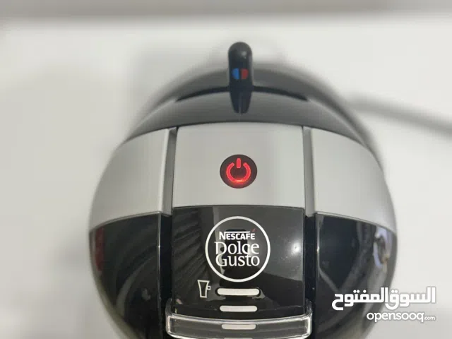 ماكينة قهوة Dolce Gusto Genio S بحالة ممتازة.