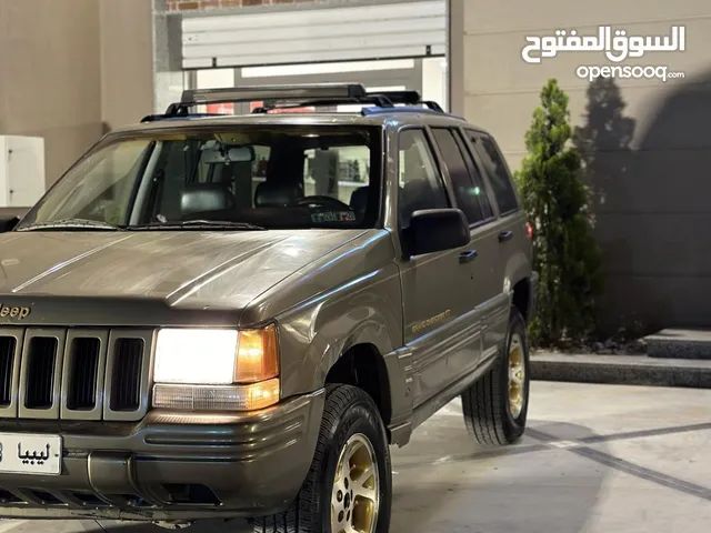 Jeep Cherokee 2000 in Misrata