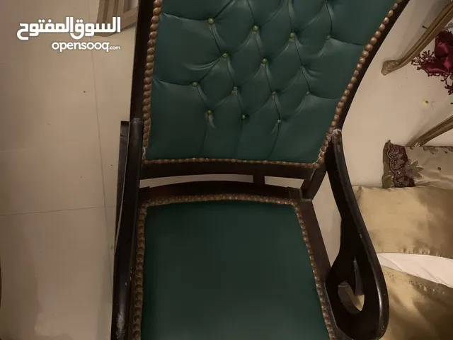 كرسي هزاز مبطن كابوتينيه