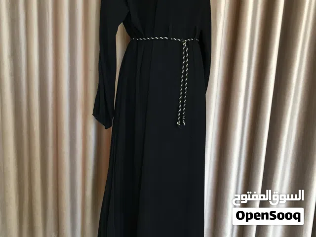 عبايات فساتين الحاله شبه الجديد عبايات خليجيه