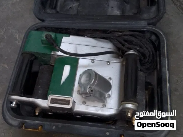 ماكينة فتح خطوط في الباطون