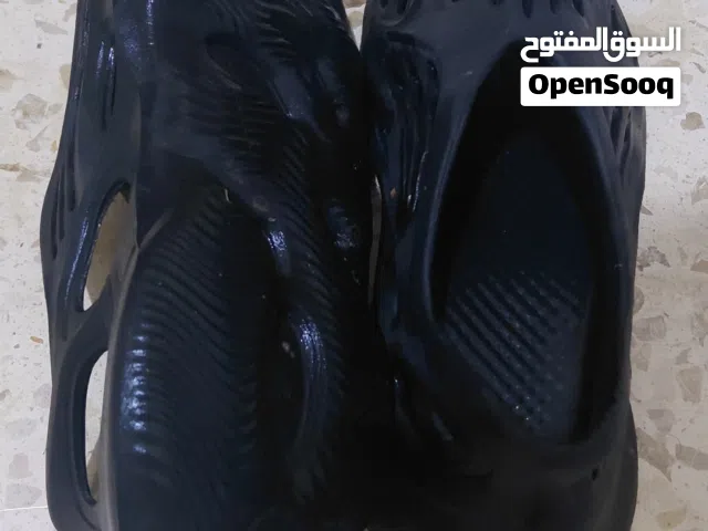 Yeezy Foam Runner "Carbon" sneakers
