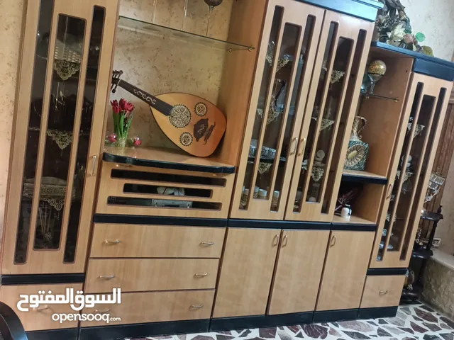 بوفيه للبيع تفصيل خشب لاتيه نظيف نخب أول موجود بيت في عمان ام نواره بسعر 130د