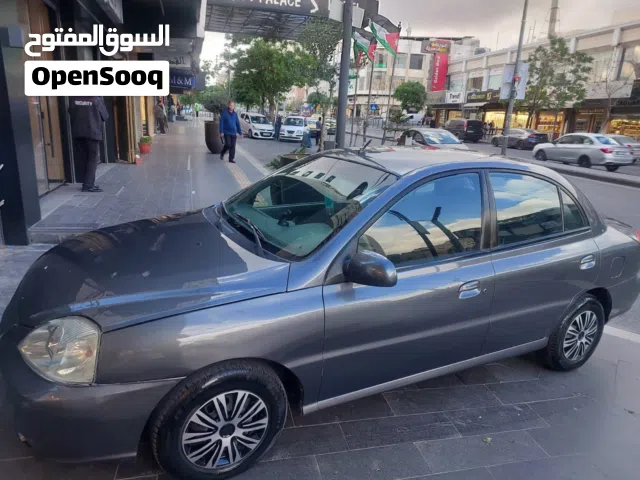 2005 كيا ريو Standard