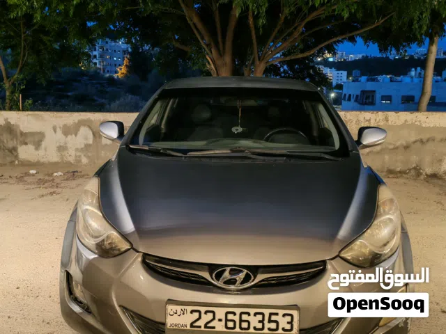 2011 هيونداي افانتي Standard