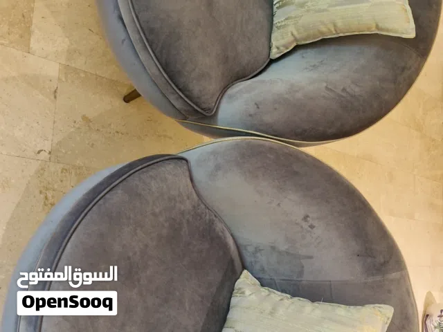 اثاث مستعمل استعمال خفيف شبه جديد طقم كنت +كراسي ديكور  عدد 2 مع طاولة وسط  +كرسي أرجوحة ثابت(8500)