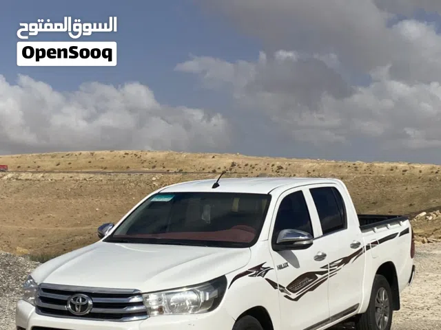 2016 Toyota Hilux GLX