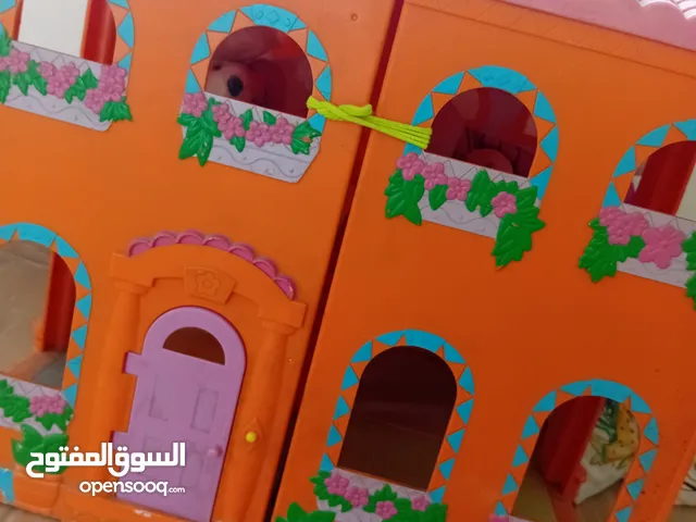 بيت العاب للأطفال مع العاب كومة سعر حرق25 دينار مع العاب وفيه مجال