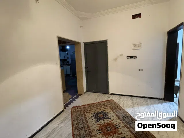 ومقابل نقاش