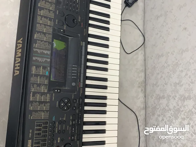 بيانو 1999 للبيع بسعر مناسب