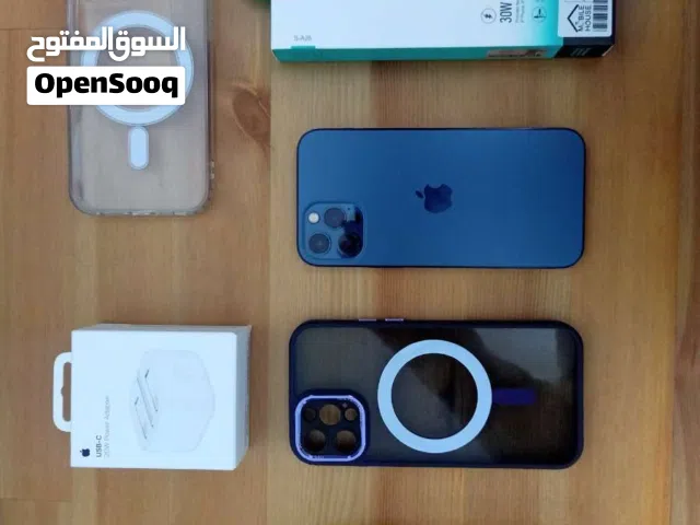 آيفون 12 برو بلون أزرق بسعة 512 جيجابايت بحالة ممتازة مع شاحن