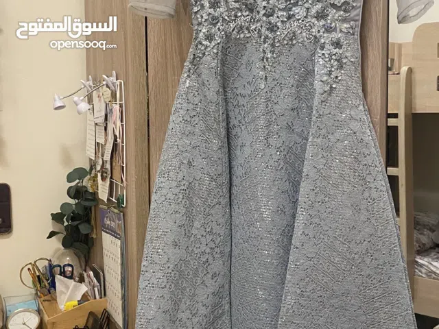 فساتين أعراس وسهرة جديدة