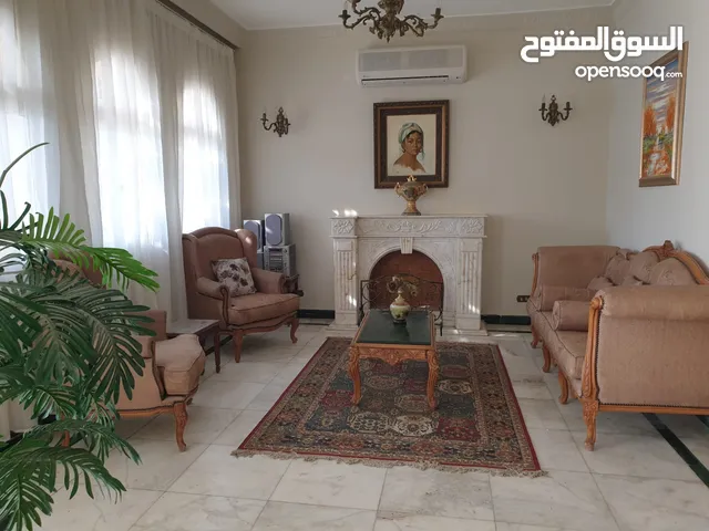 440 m2 4 Bedrooms Villa for Sale in Giza 6th of October