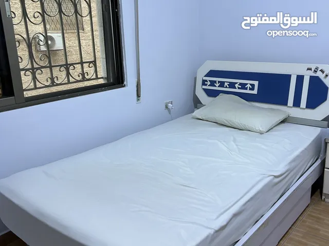 غرفة نوم شباب خشب اصلي من شهوان للبيع بحالة جيدة